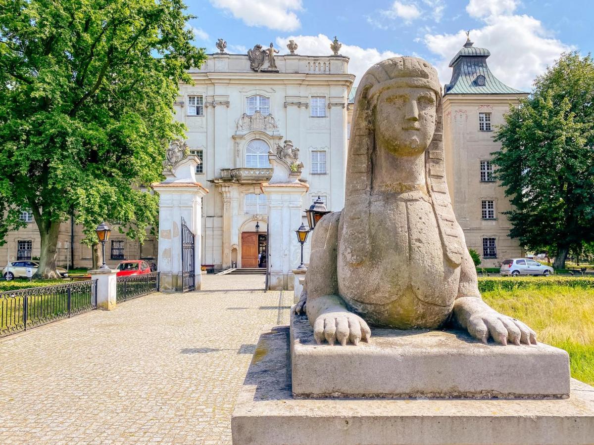 Hotel Zamek Krolewski W Rydzynie Rydzyna Kültér fotó