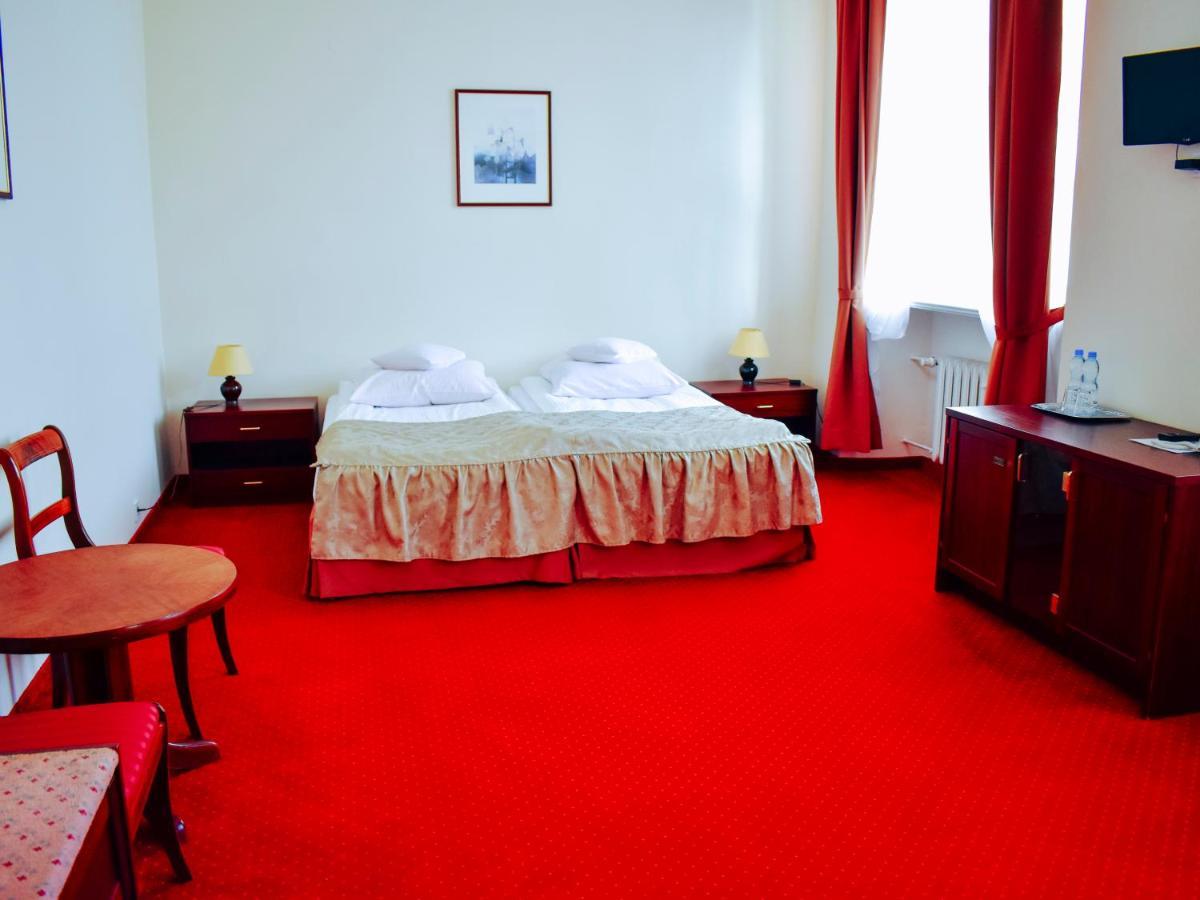 Hotel Zamek Krolewski W Rydzynie Rydzyna Kültér fotó