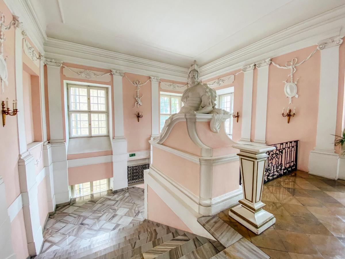 Hotel Zamek Krolewski W Rydzynie Rydzyna Kültér fotó