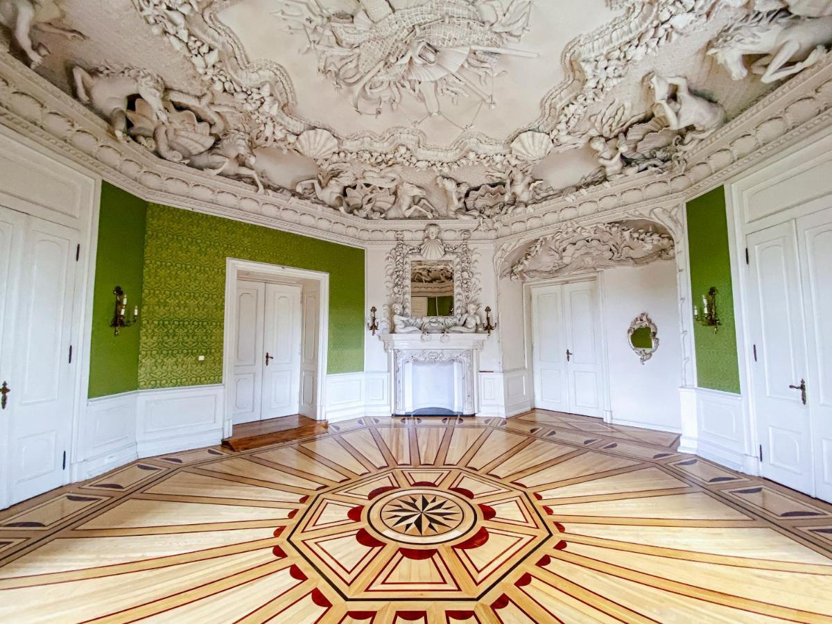 Hotel Zamek Krolewski W Rydzynie Rydzyna Kültér fotó