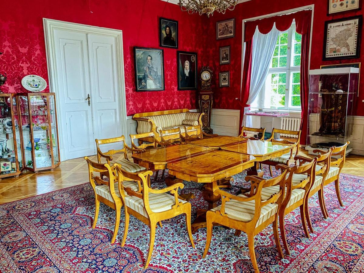 Hotel Zamek Krolewski W Rydzynie Rydzyna Kültér fotó