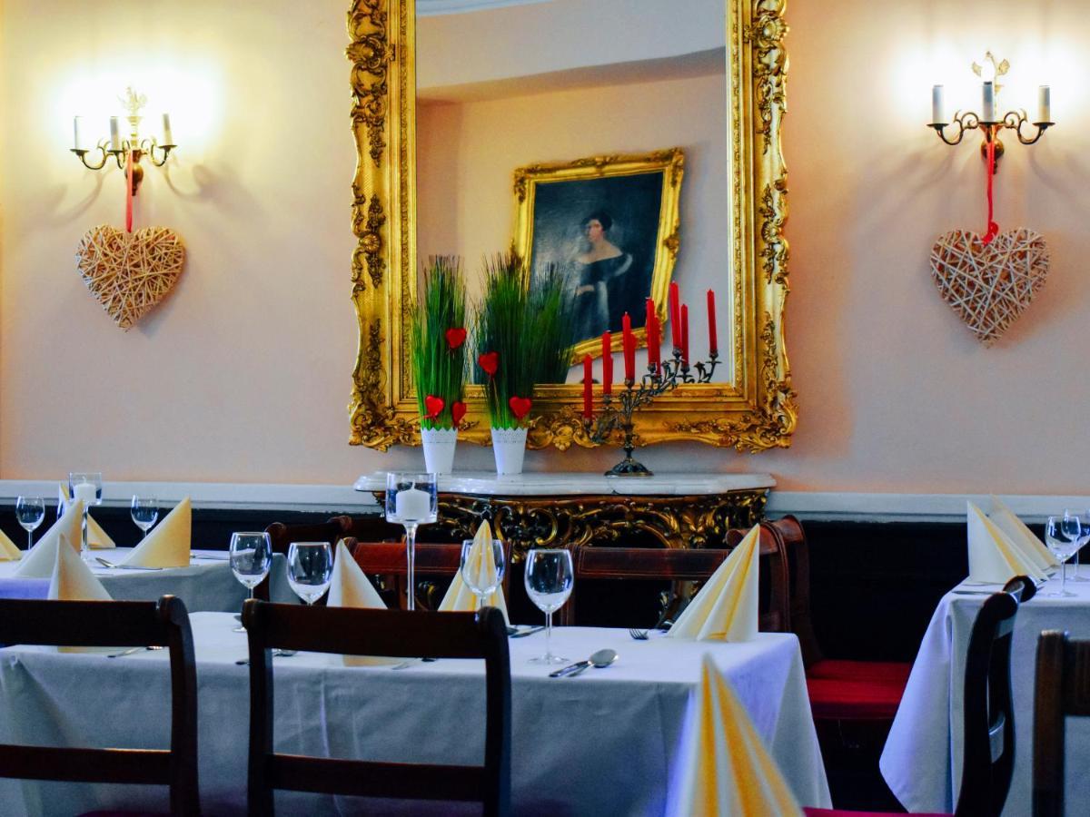 Hotel Zamek Krolewski W Rydzynie Rydzyna Kültér fotó
