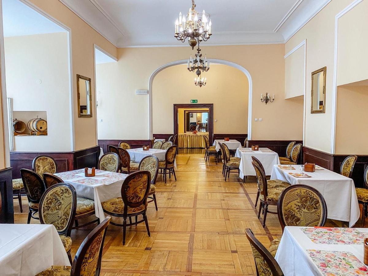 Hotel Zamek Krolewski W Rydzynie Rydzyna Kültér fotó