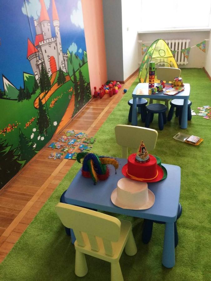 Hotel Zamek Krolewski W Rydzynie Rydzyna Kültér fotó