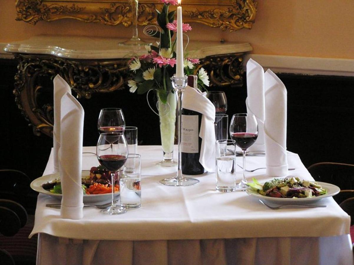 Hotel Zamek Krolewski W Rydzynie Rydzyna Kültér fotó