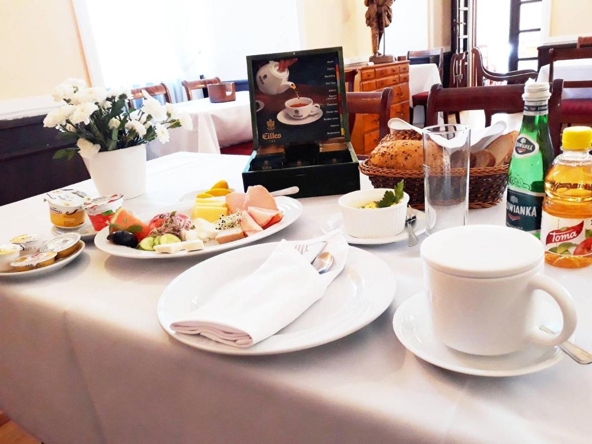 Hotel Zamek Krolewski W Rydzynie Rydzyna Kültér fotó