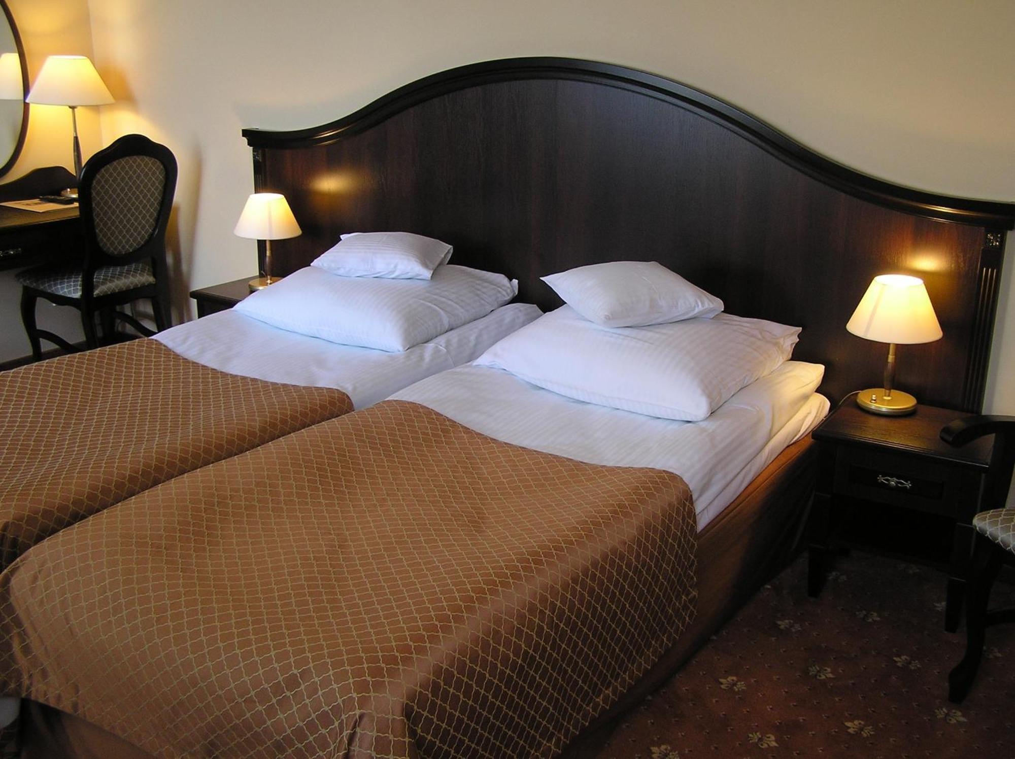 Hotel Zamek Krolewski W Rydzynie Rydzyna Kültér fotó