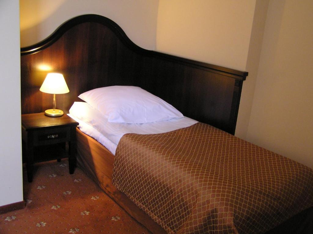 Hotel Zamek Krolewski W Rydzynie Rydzyna Szoba fotó